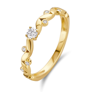 Anillo de oro con diamante