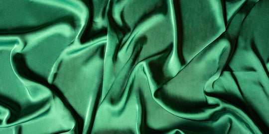 La cautivadora belleza de la esmeralda: propiedades, significado e historia
