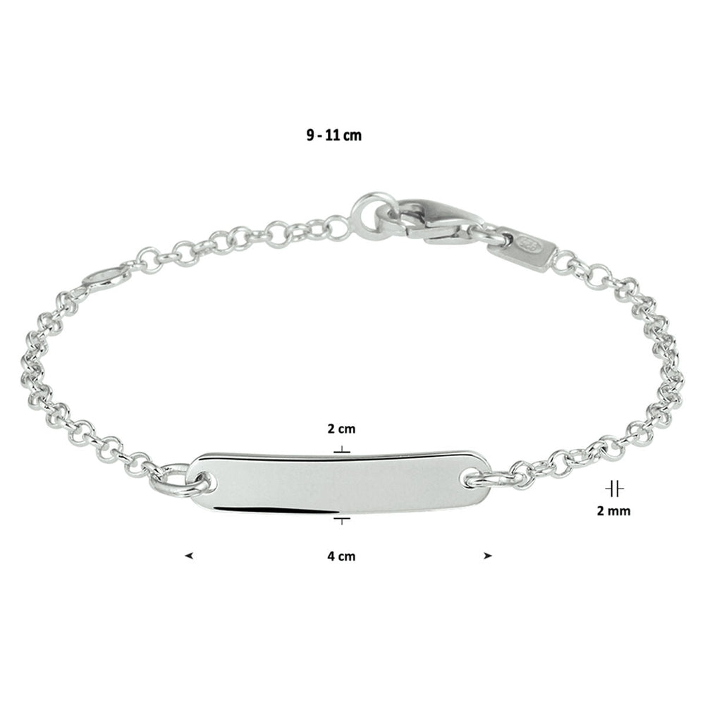 De Van der Kooij Collectie graveerarmband jasseron plaat 4,0 mm zilver gerhodineerd heeft een plaat van 4 cm, verstelbaar in 9-11 cm lengte - perfect als geboortecadeau of persoonlijke graveerarmband voor kinderen.