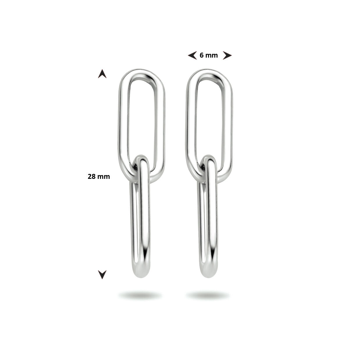 De Van der Kooij Collectie oorhangers paperclip zilver gerhodineerd hebben twee langwerpige schakels (28x6 mm), verticaal afgebeeld op een witte achtergrond – ideaal voor damessieraden. Pijlen en afmetingen geven de grootte aan.