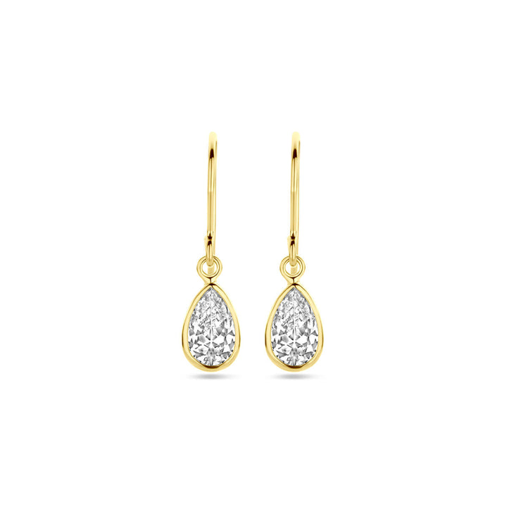 Van der Kooij Collectie oorhangers franse haak zirkonia 23 mm in 14K geelgoud: elegante oorbellen met druppelvormige zirkonia's in een gouden zetting, hangend aan fijne haken, gebruikelijk op een witte achtergrond.