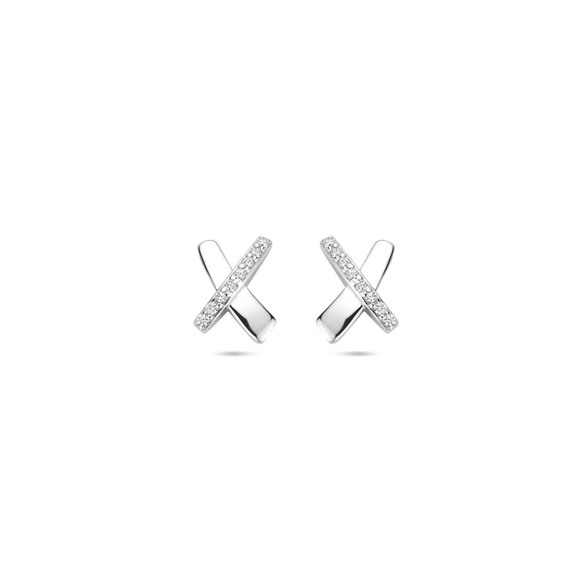 Pendientes de zirconia de 9 mm en plata rodiada con diseño cruzado y detalles brillantes.