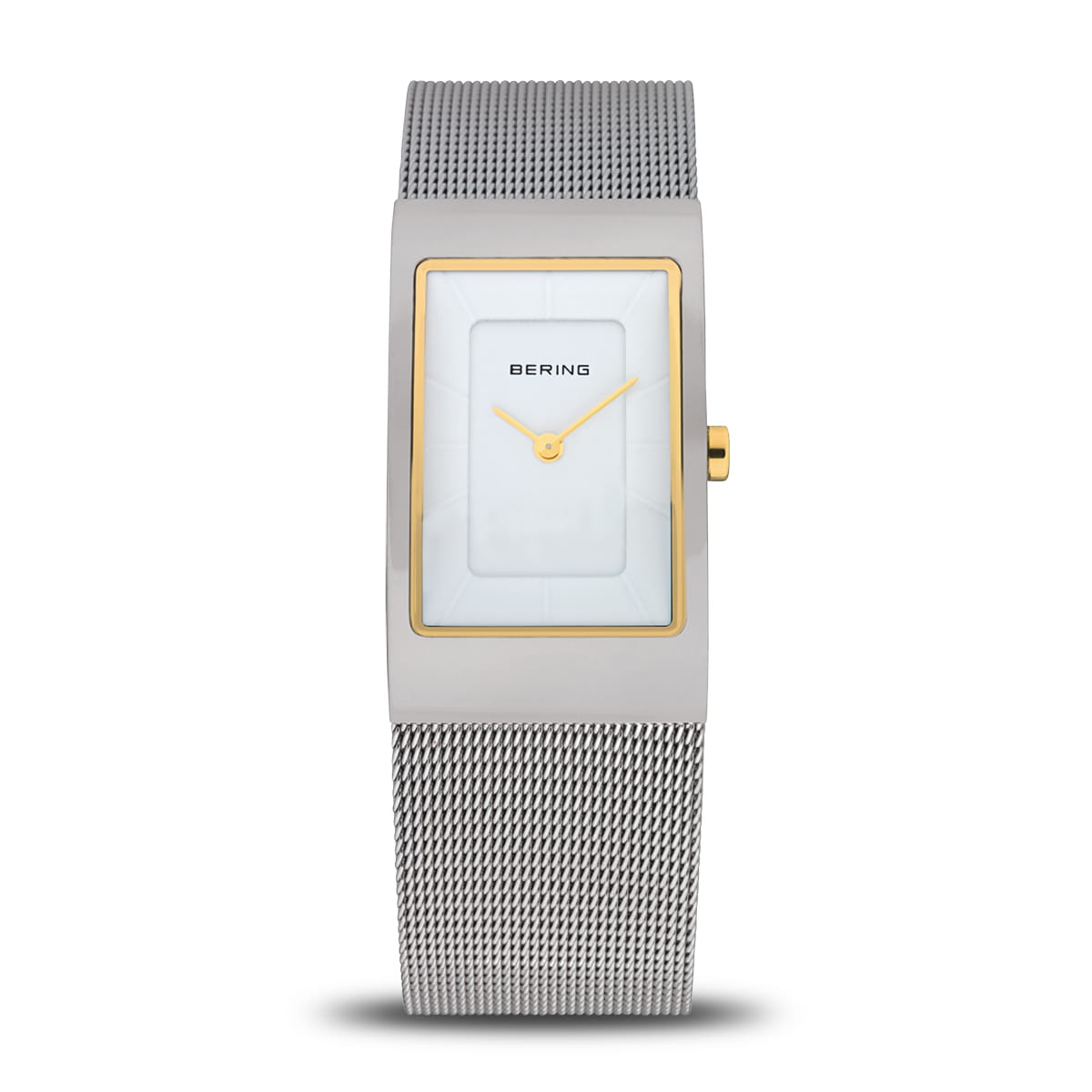 Reloj de dama con esfera blanca, caja rectangular plateada y correa de malla metálica.