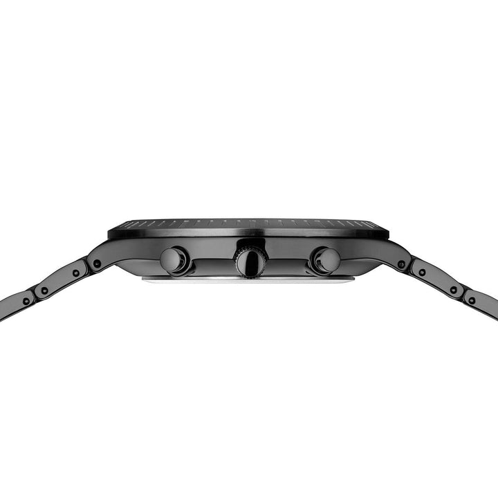 Zijaanzicht van het strakke zwarte Bering horloge (Product: 11743-727) met een slank titanium profiel, met een ronde kast, twee drukknoppen en kroon. Het heeft een metalen band met minimalistische moderne designelementen.