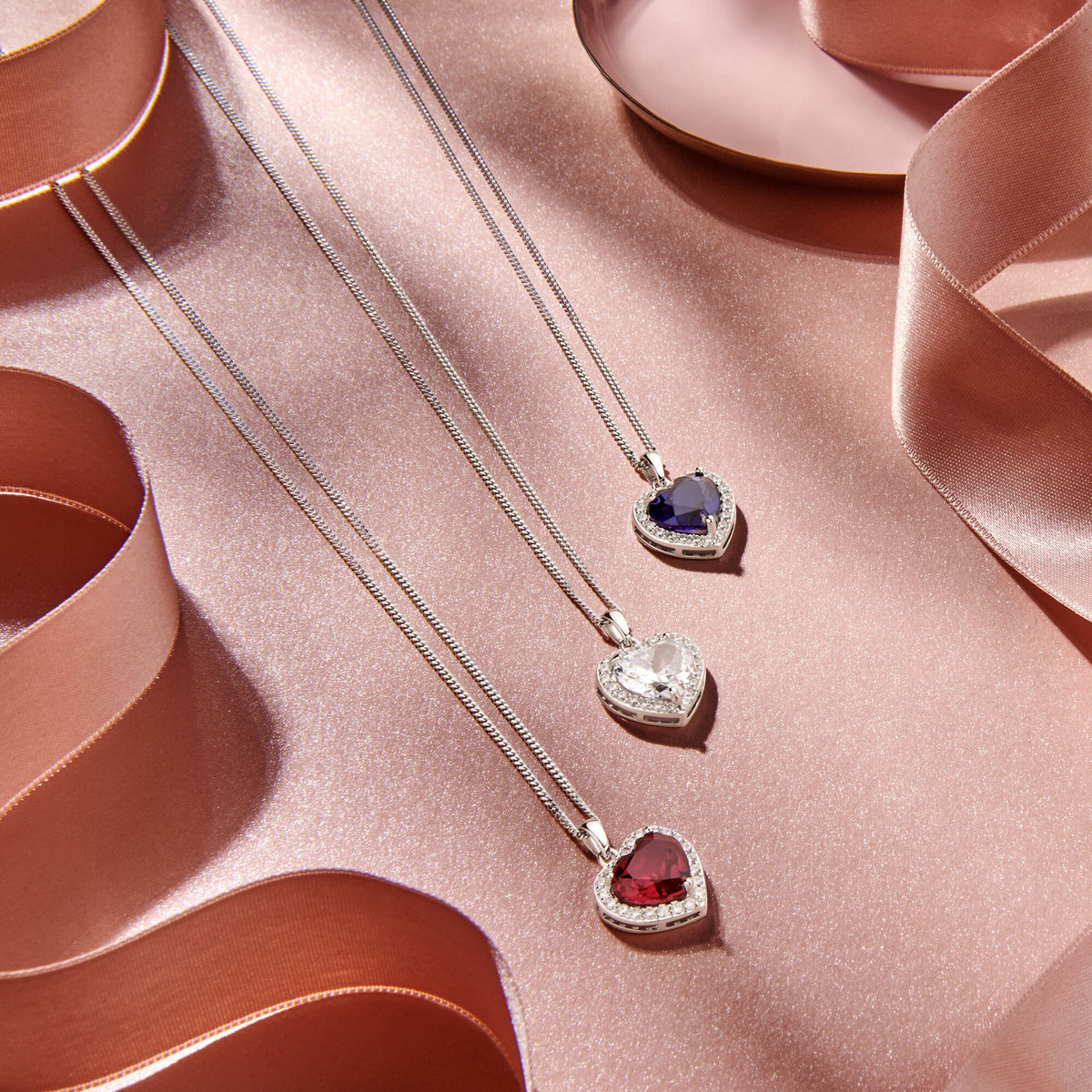 colgante corazón sintético rubí y halo de circonita plata rodiada