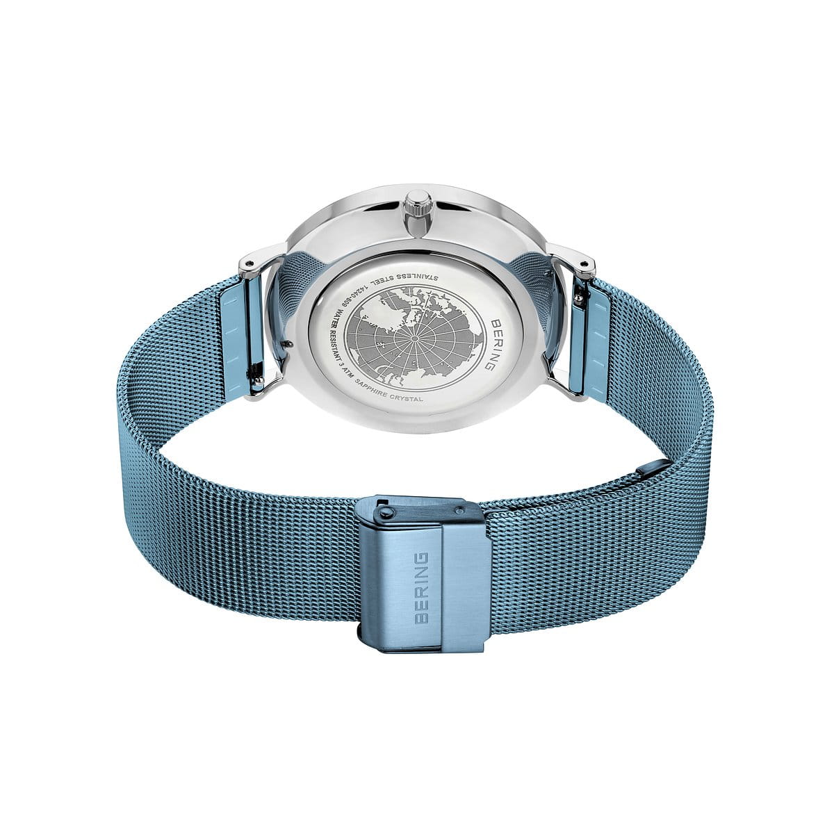 Reloj con caja plateada y correa de silicona azul.