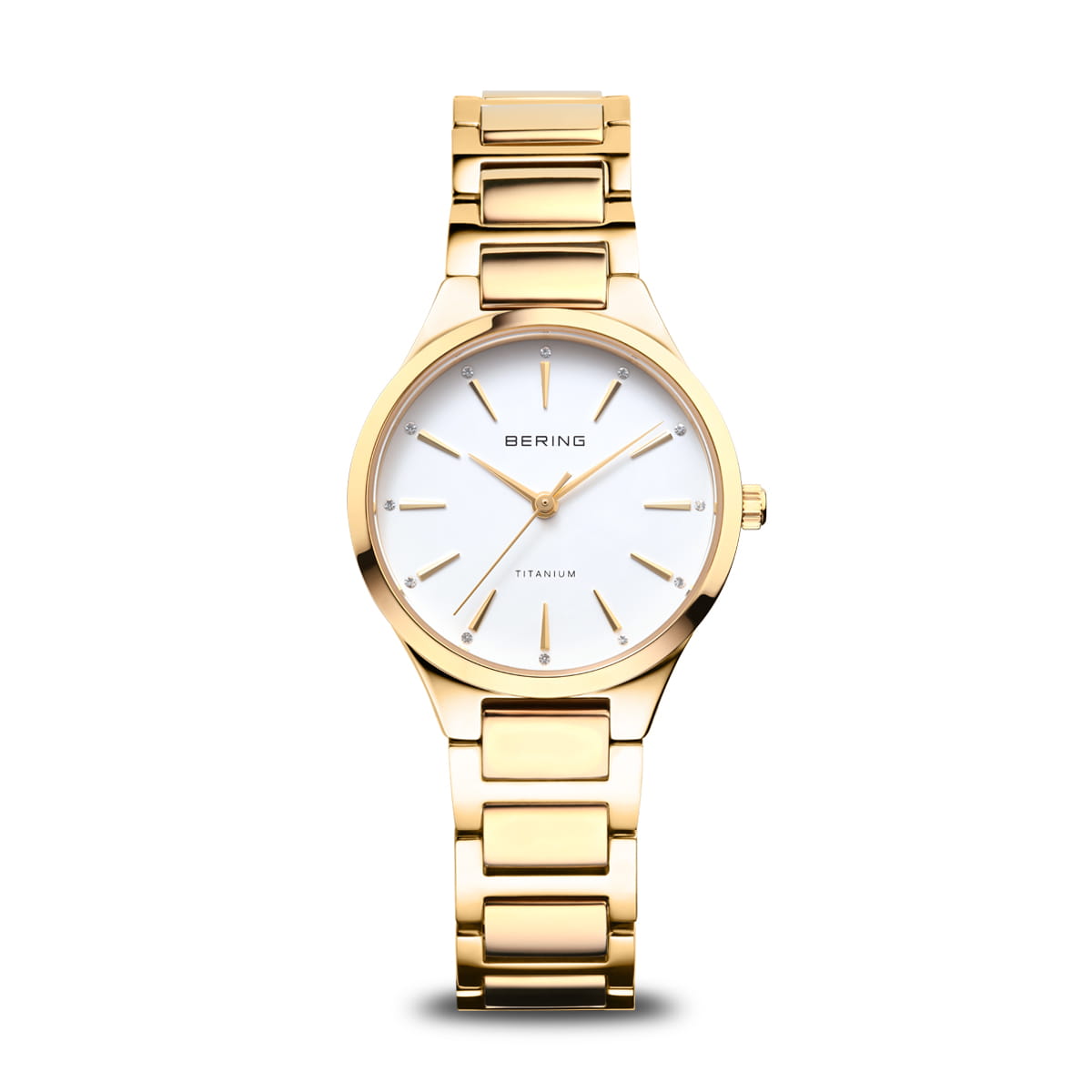 Reloj de mujer con esfera blanca y pulsera dorada de eslabones.