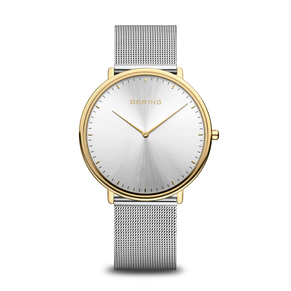 Reloj con esfera plateada, caja dorada y correa de malla de acero inoxidable.