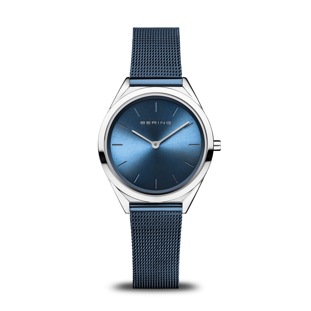 Reloj unisex con esfera azul, caja plateada y correa de malla metálica azul.