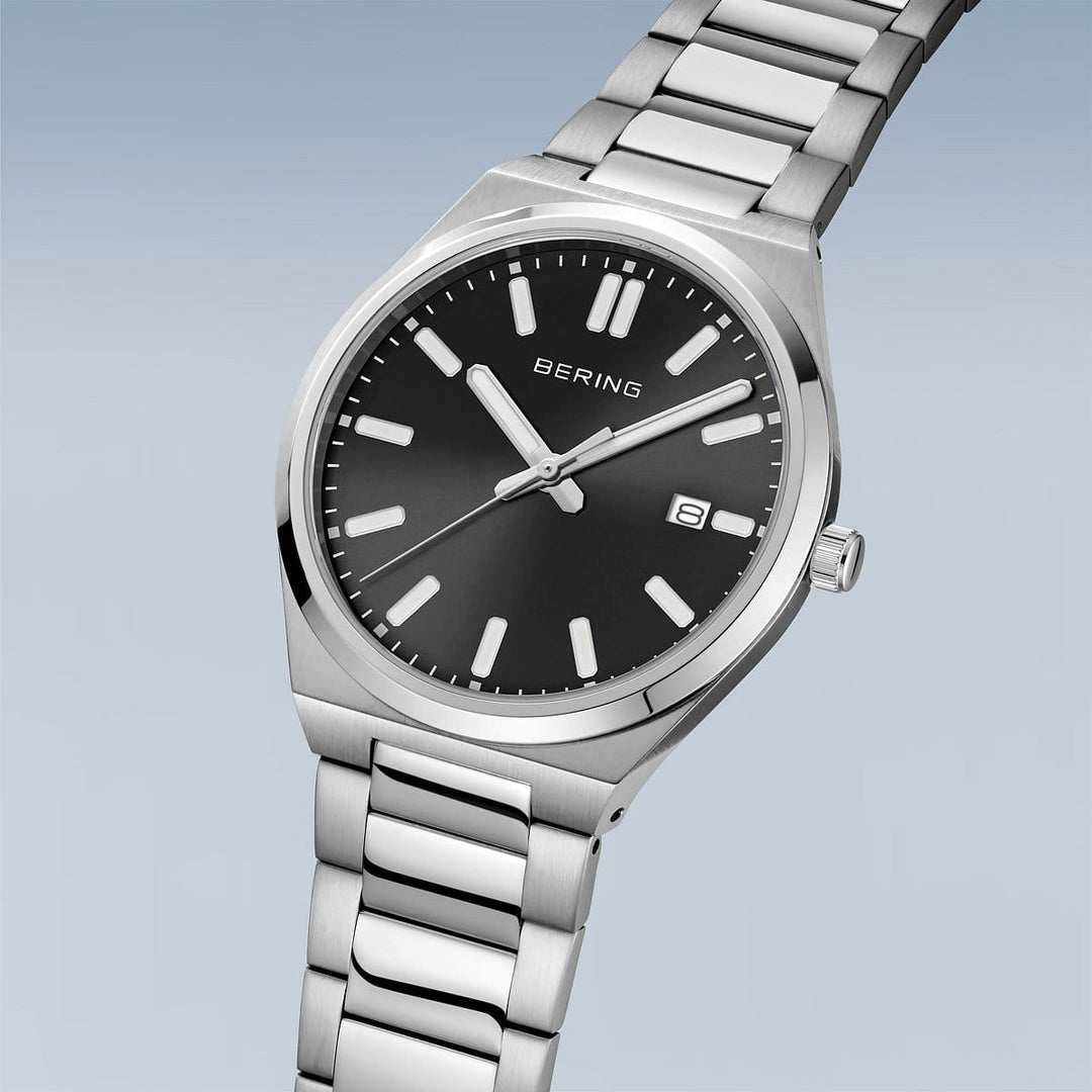 Bering heren horloge zwarte wijzerplaat 17639-702