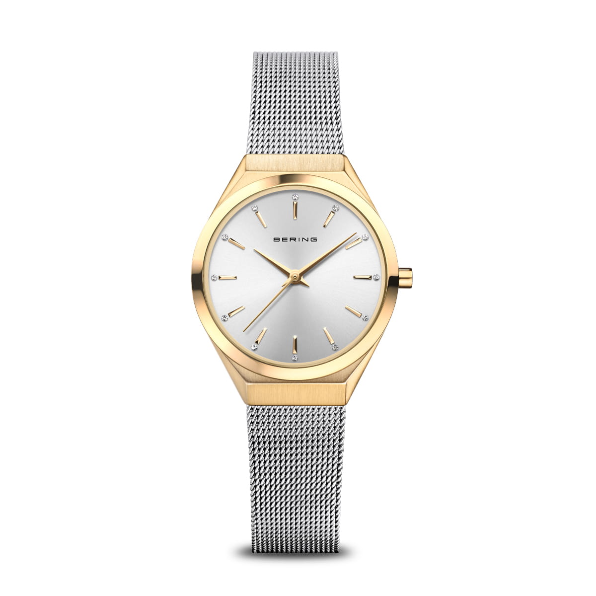 Reloj de dama con esfera plateada, caja dorada y correa de malla metálica.