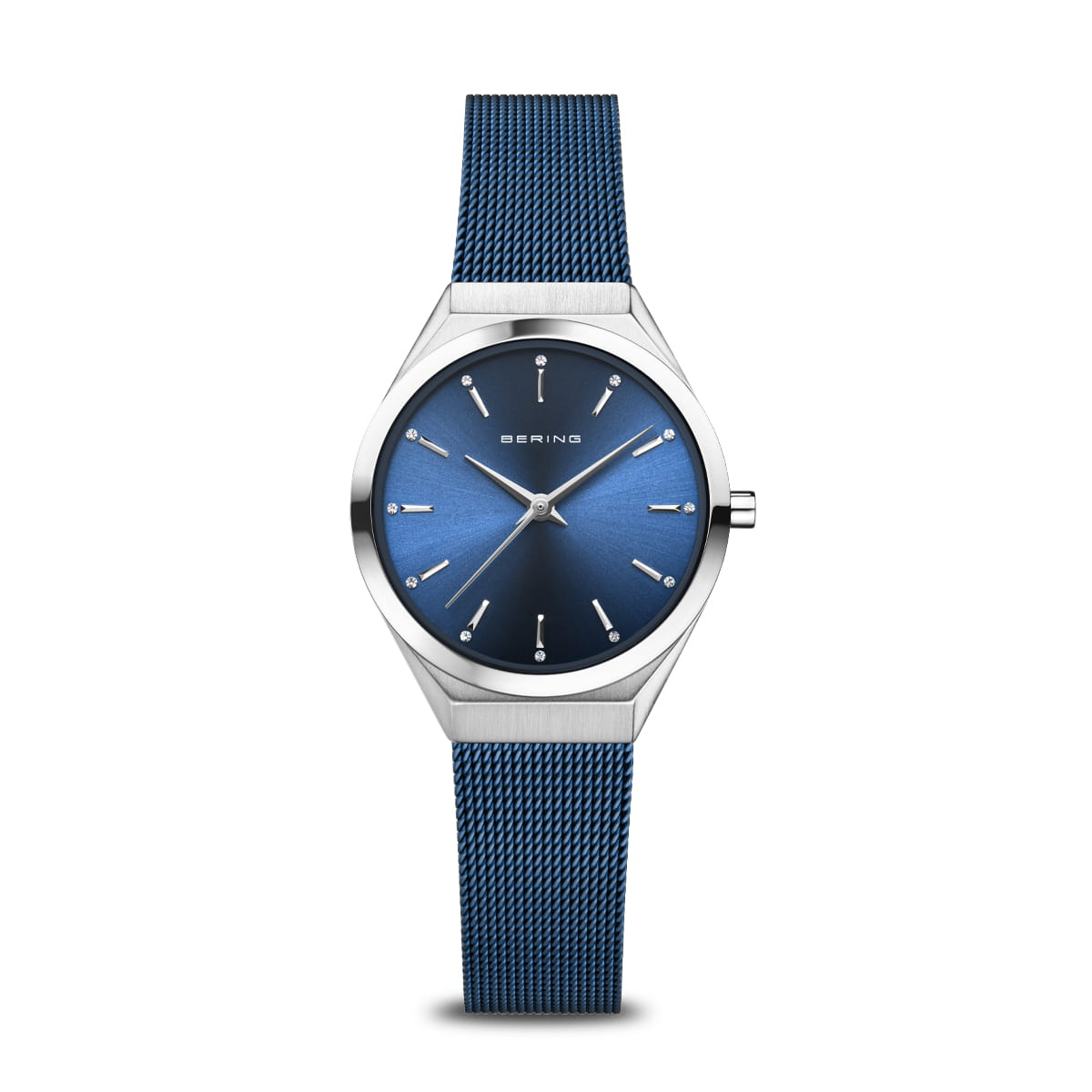 Reloj unisex con esfera azul y correa de malla metálica plateada.