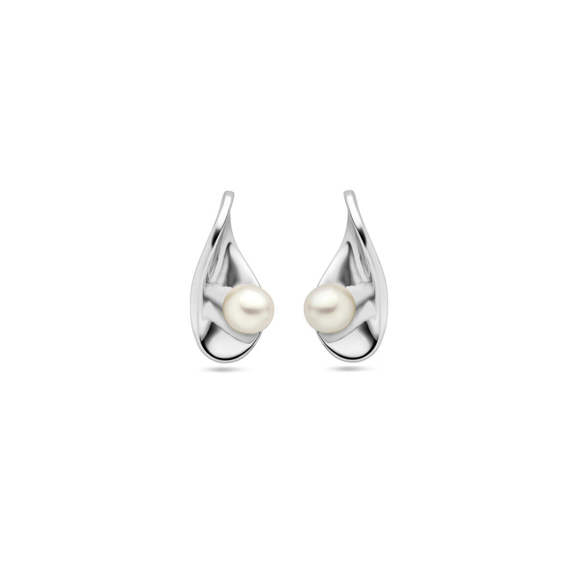 Pendientes de perla en plata rodiada con diseño en forma de gota.