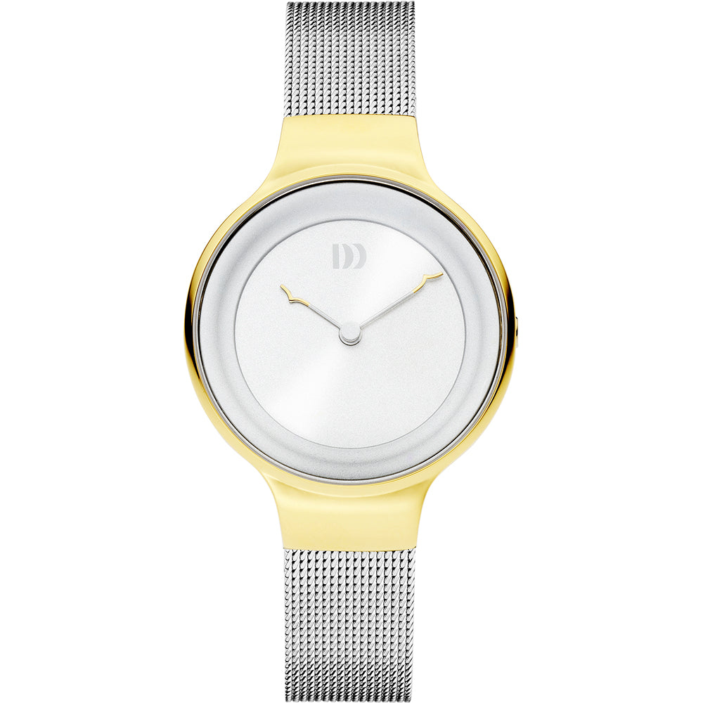 Reloj con caja dorada, esfera plateada y correa de malla metálica.