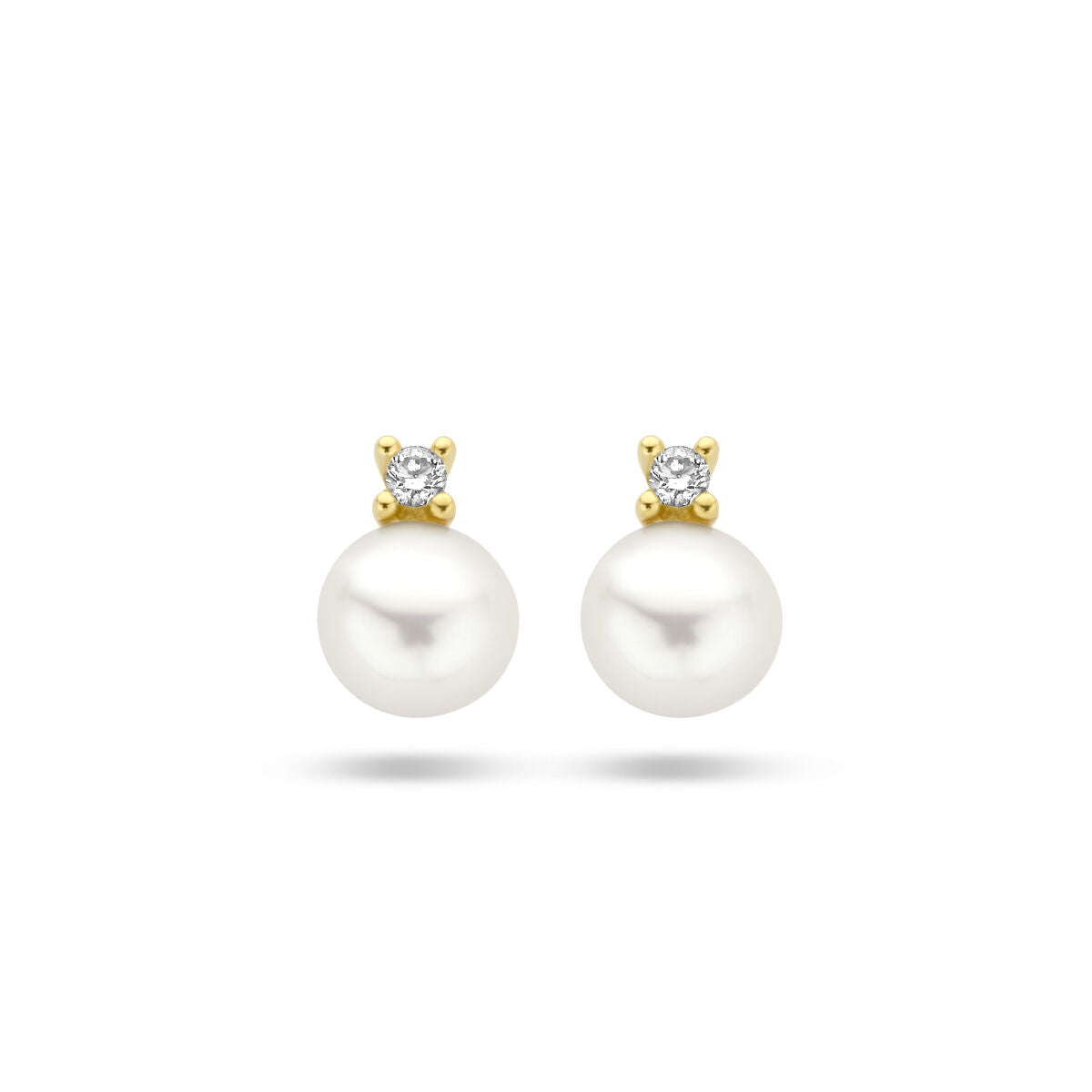 Pendientes de perla con diamante de 0.02 ct (2x 0.01 ct) en oro amarillo de 14K.