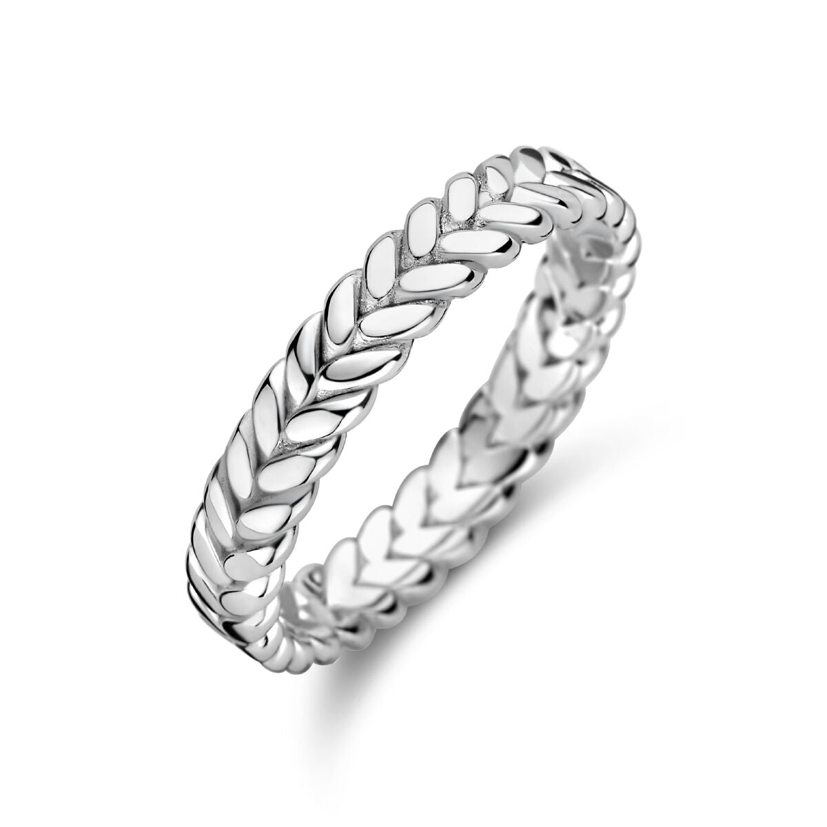 anillo de plata rodiada con diseño trenzado