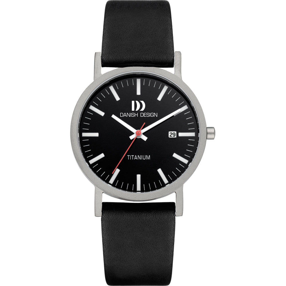 Reloj de titanio con esfera negra, correa de cuero negra y detalles en rojo.