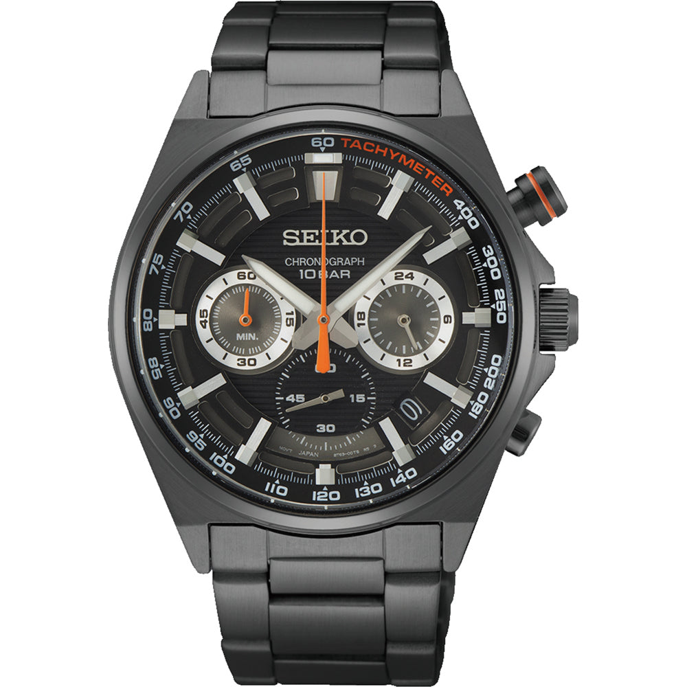 Reloj de hombre Seiko con esfera negra, correa de acero inoxidable negra y detalles en naranja.