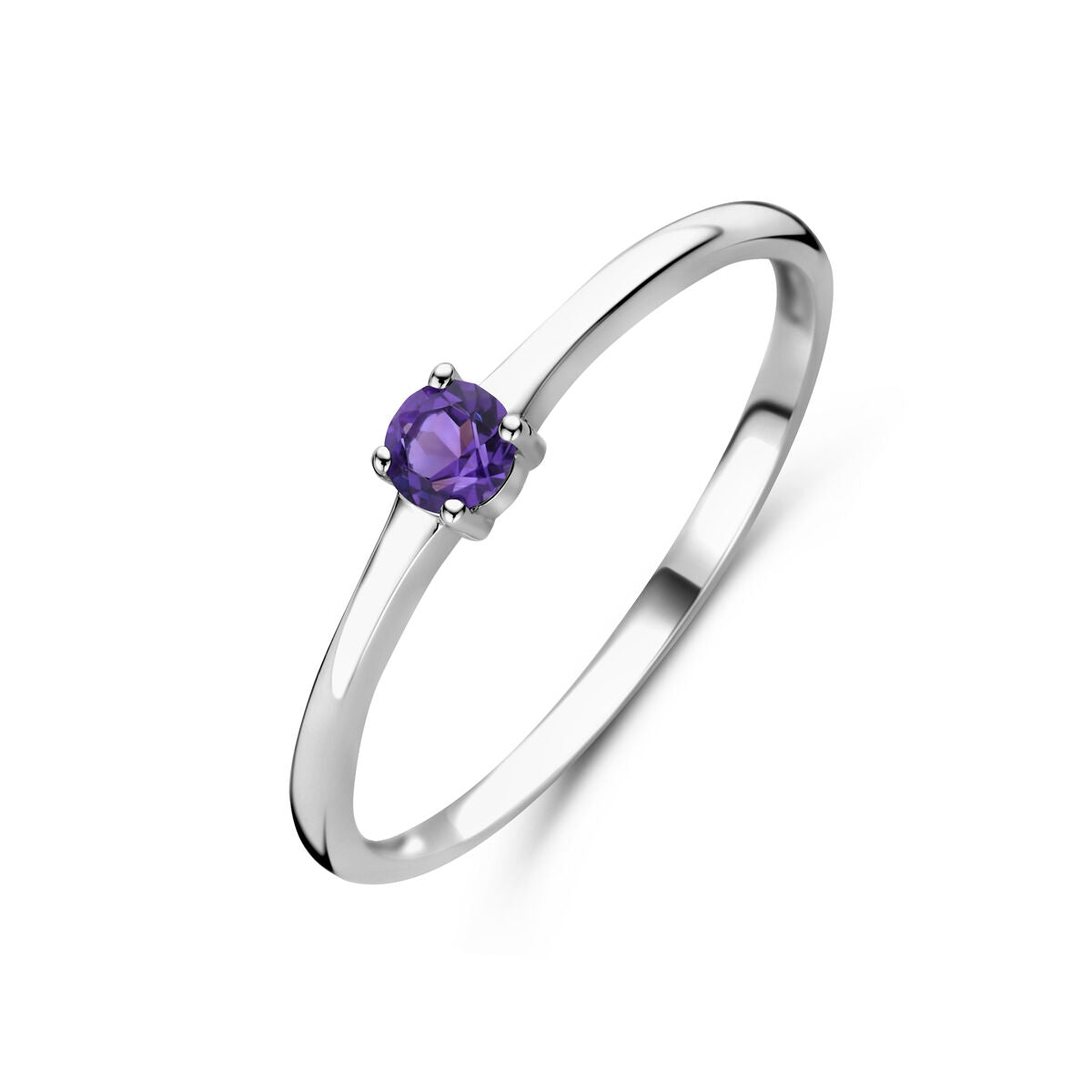Anillo de plata rodiada con piedra de nacimiento amatista de febrero.