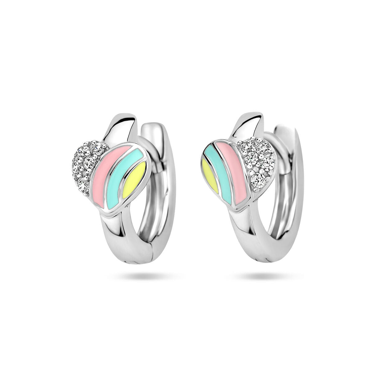 Pendientes de aro en forma de corazón con zirconias y detalles en colores pastel, acabado en plata rodiada.