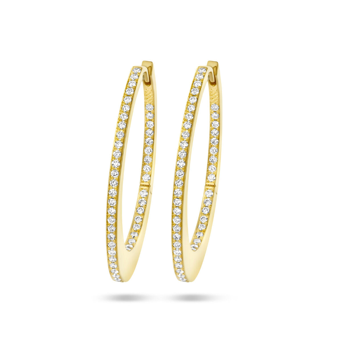 Aros de oro amarillo de 14K con diamantes de 0.42 ct (2x 0.21 ct) en un diseño elegante.