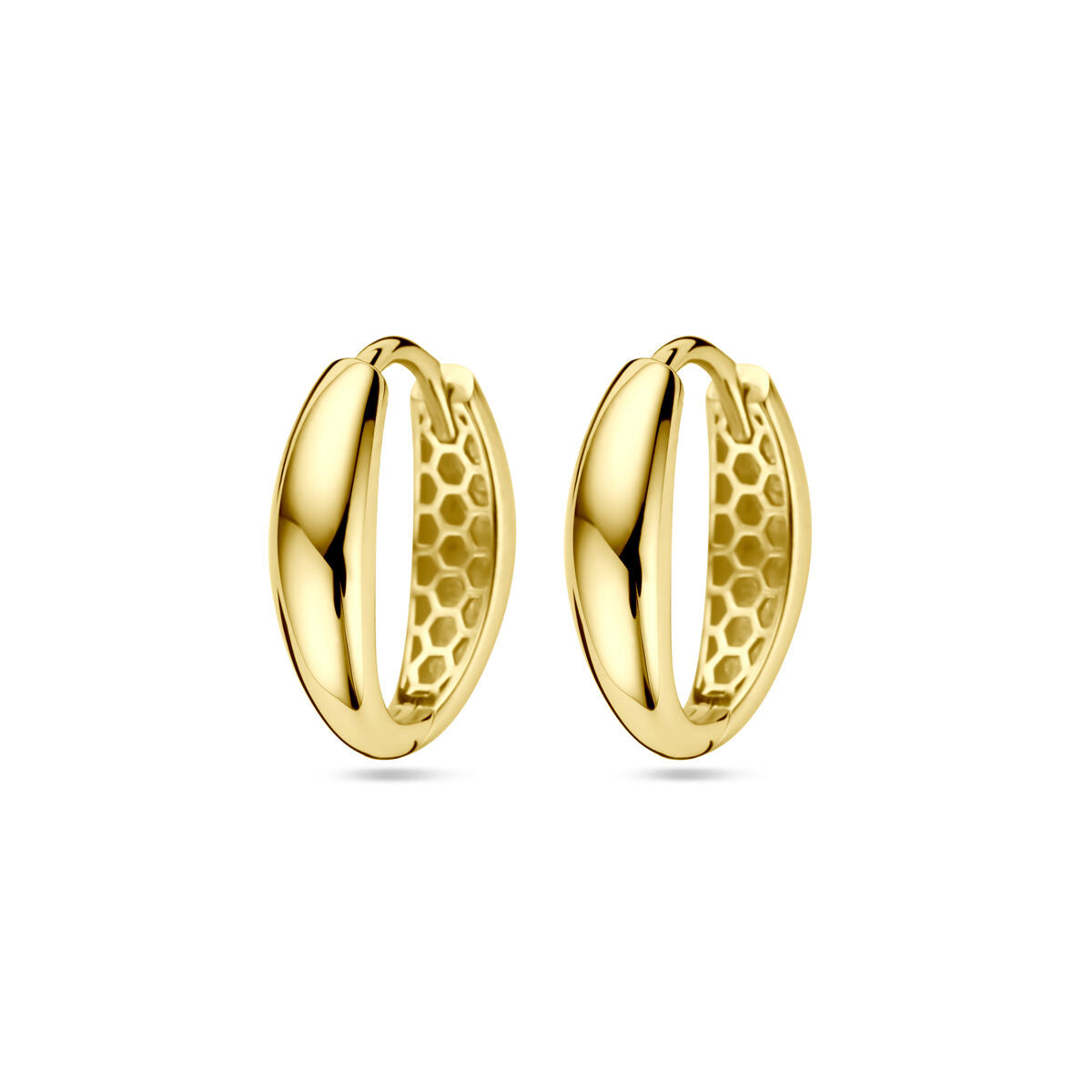 Pendientes de aro de 14K en oro amarillo con un diseño interior texturizado.