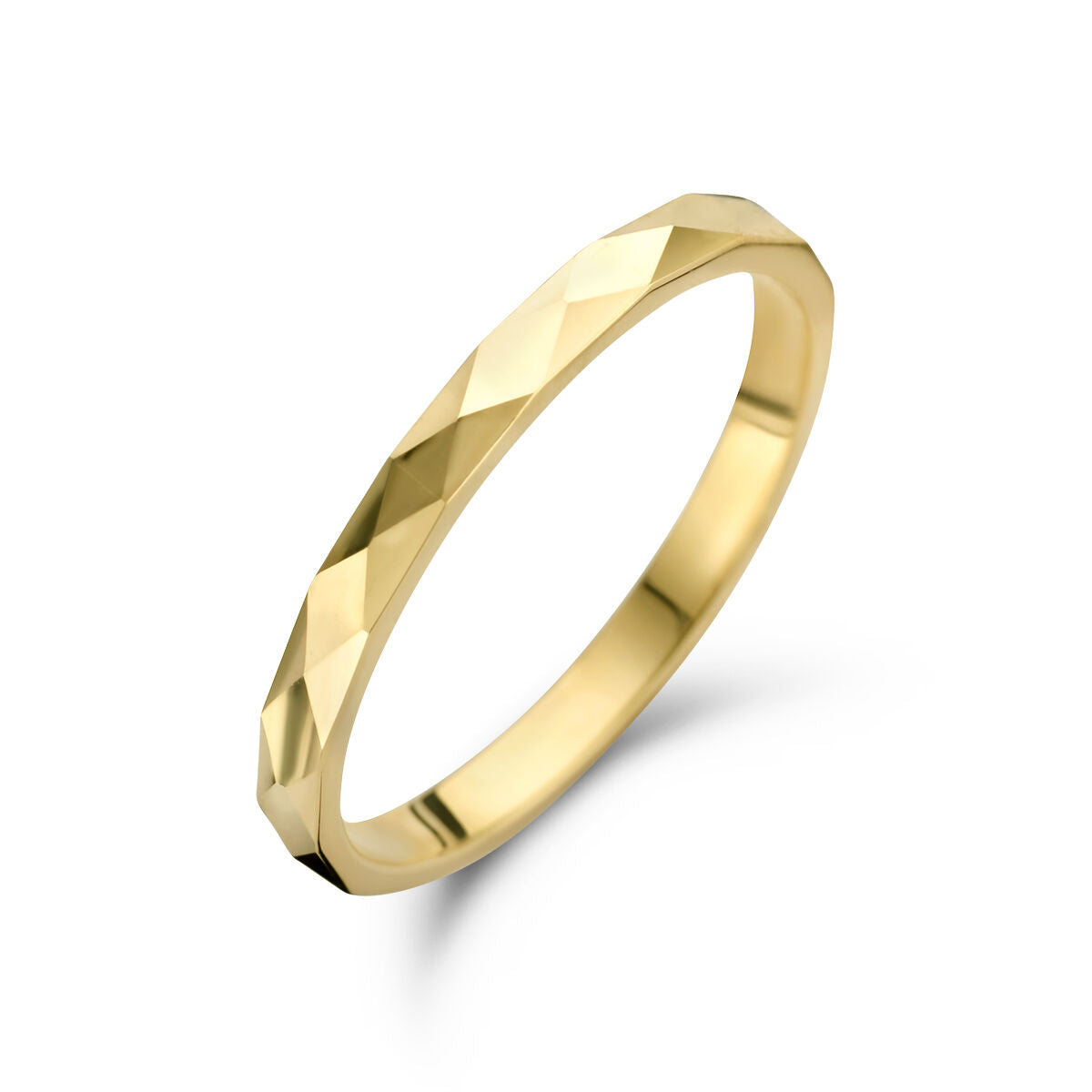 Anillo de oro amarillo de 14K con acabado diamantado y forma rectangular.