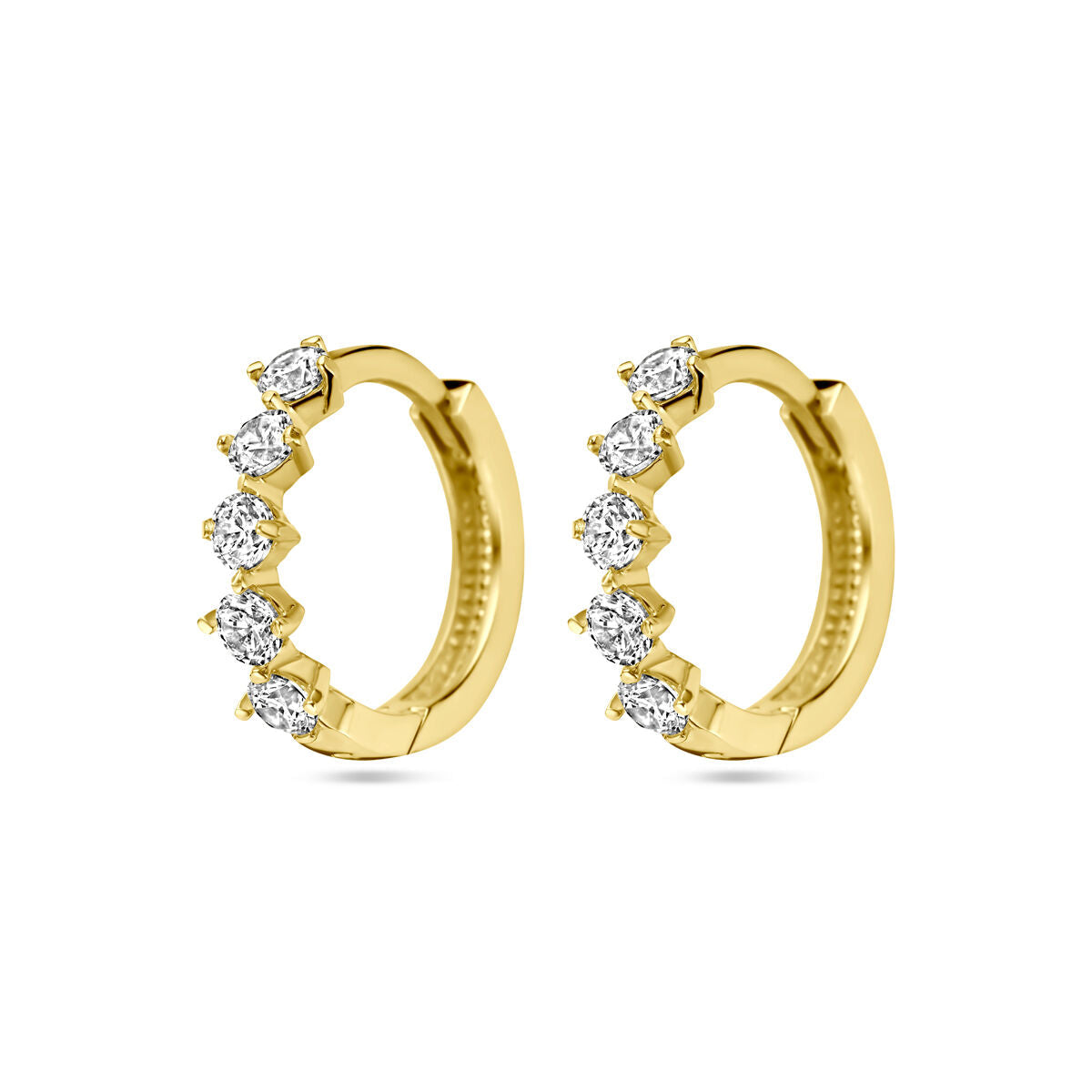 Pendientes de aro de oro amarillo de 14K con circonitas brillantes en la parte frontal.