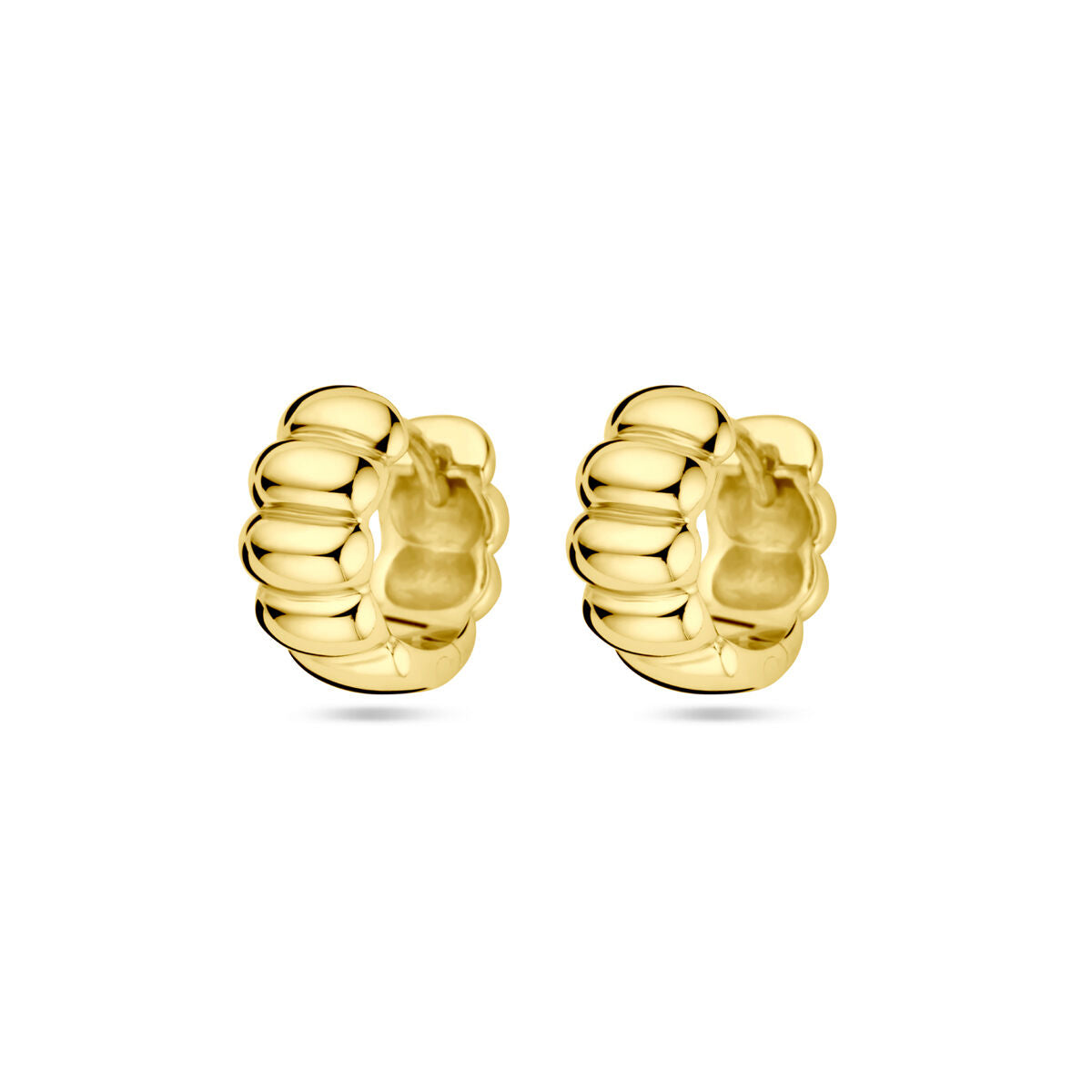 Pendientes de aro dorados de 1 micra con un diseño ondulado y brillante.