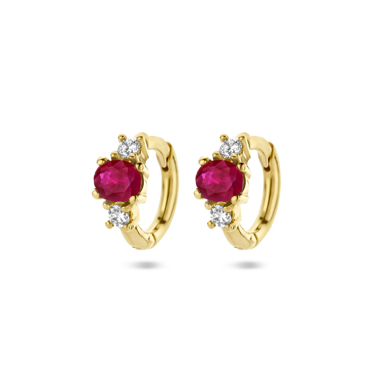 Pendientes de aro en oro amarillo de 14K con rubíes y diamantes de 0.10 ct.