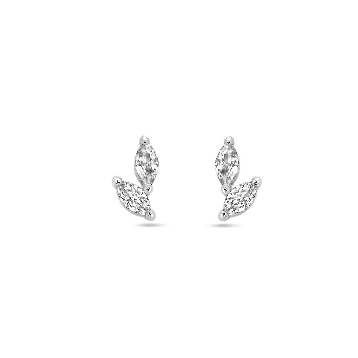 Pendientes de zirconia en plata rodiada con forma de hojas.