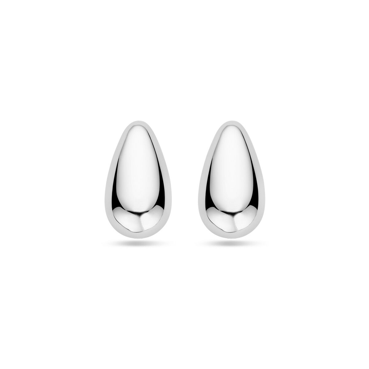Pendientes de gota de 15 mm en plata rodiada con acabado brillante.
