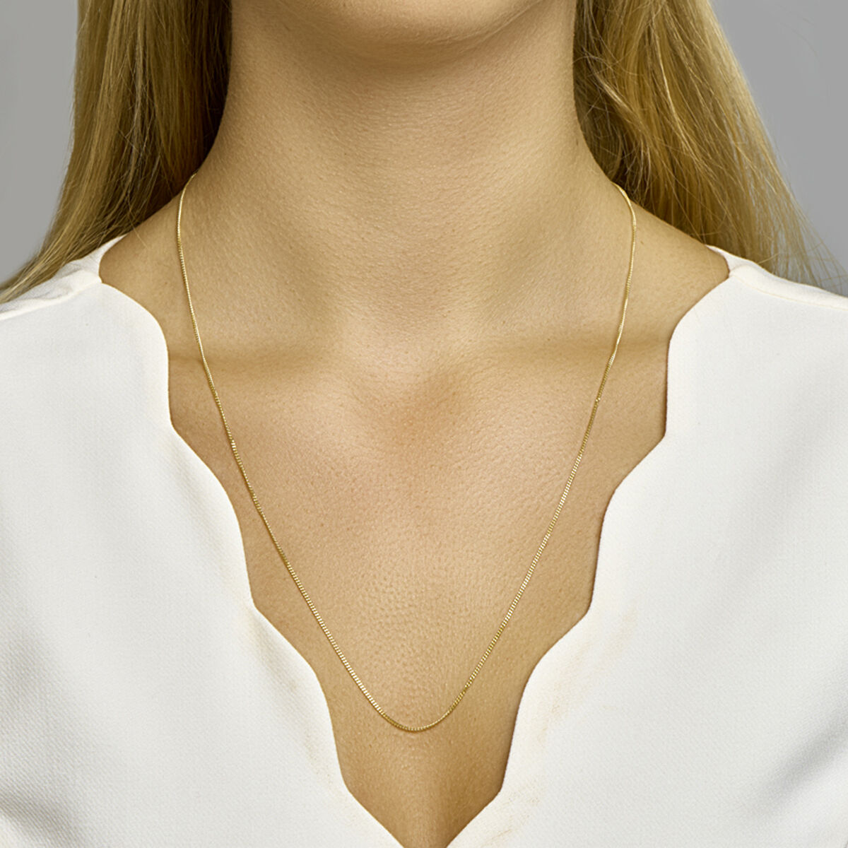 Collar de oro amarillo de 18k con eslabones gourmette tallados