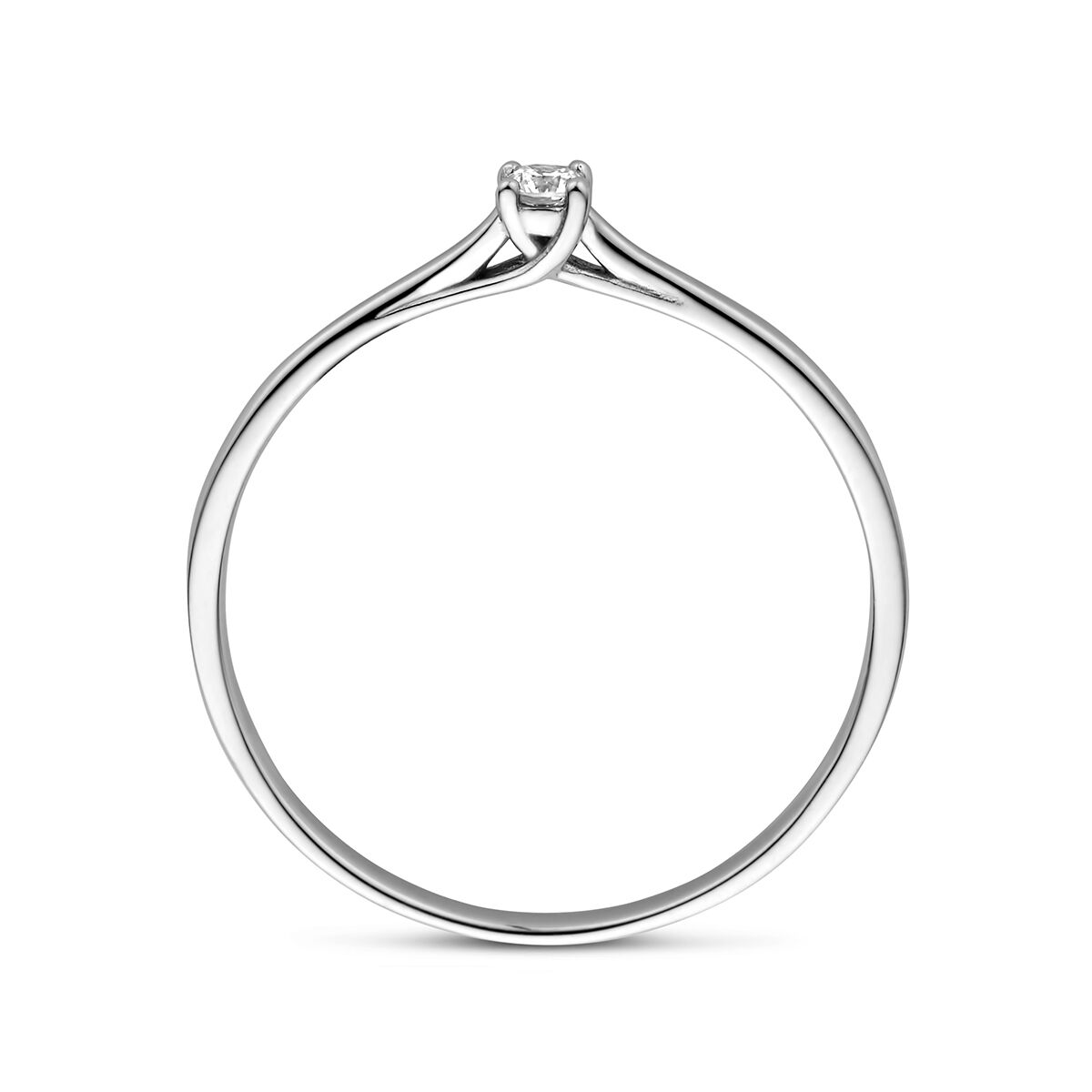 De Van der Kooij Collectie aanzoeksring bestaat uit een delicate 14K witgouden band bezet met een 0,05 ct H SI diamant in een klassieke solitaire zetting.