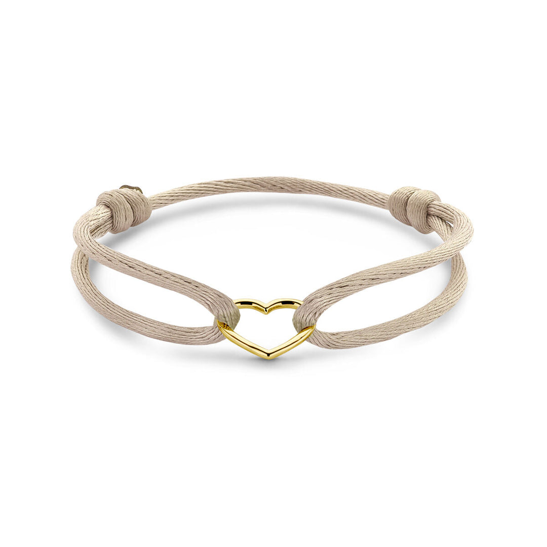 De Van der Kooij Collectie armband satijn beige hart (13-26 cm) heeft een 14K gouden hart en verstelbare knopen, gemaakt van rubber/nylon/leer - een ideaal valentijnscadeau.