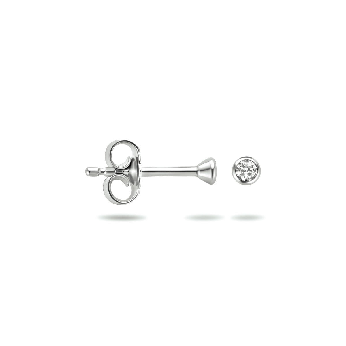 Oorknoppen zirkonia van Van der Kooij Collectie: kleine ronde studs met briljantgeslepen zirkonia in een zilveren zetting, getoond van de zij- en voorkant op een witte achtergrond.