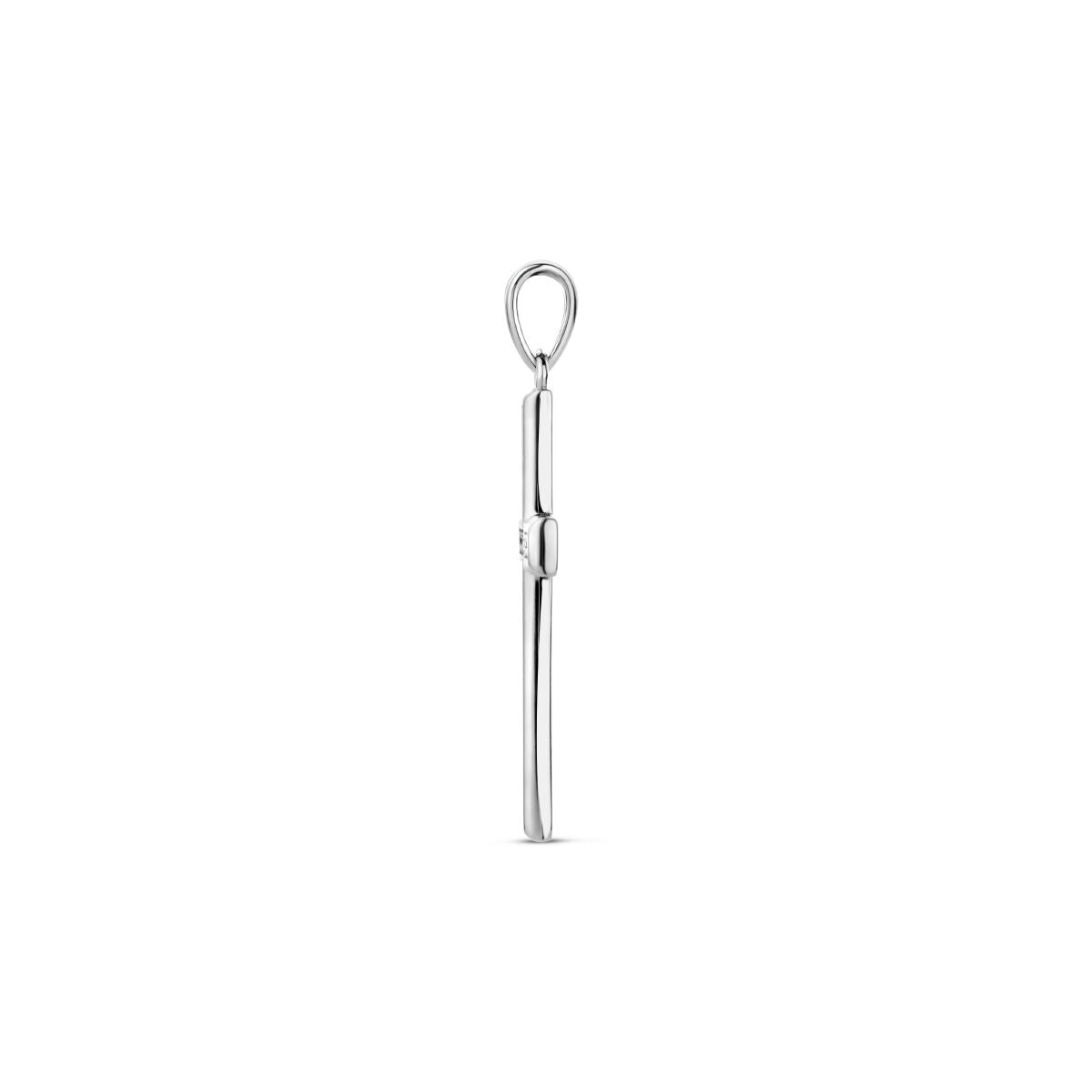 De hanger kruis zirkonia zilver gerhodineerd van Van der Kooij Collectie is een slanke, verticale hanger met een minimalistisch gerhodineerd zilveren design en een klein lusje voor bevestiging aan je ketting.