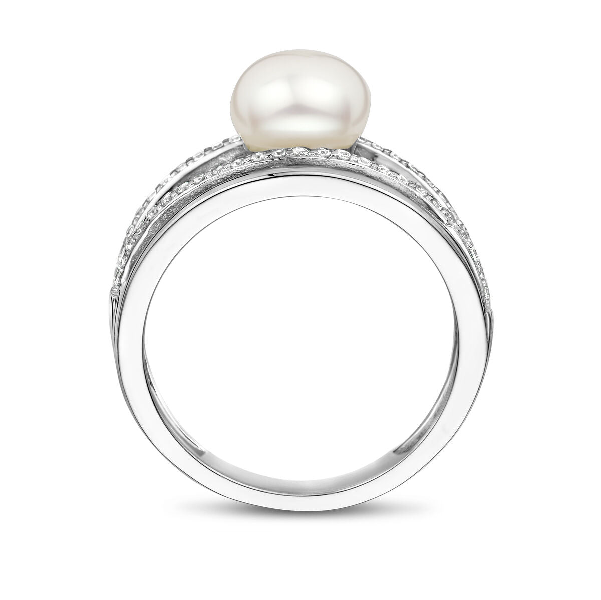 De Van der Kooij Collectie ring parel zilver gerhodineerd heeft een ronde witte zoetwaterparel als middelpunt, omlijst door fonkelende zirkonia's langs de band.