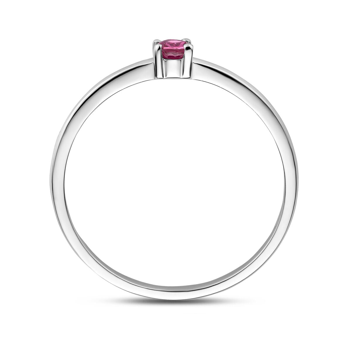 Een gerhodineerde 925 zilveren ring van Van der Kooij Collectie met geboortesteen roze toermalijn (oktober) in een klauwzetting, weergegeven op een witte achtergrond.