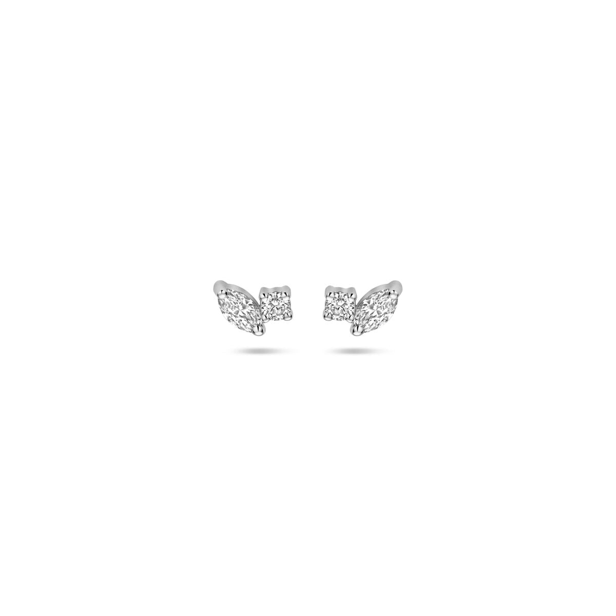 Pendientes de diamante de 0.24 ct (2x 0.12 ct) en oro blanco de 14K, con diseño de alas y 4 mm.