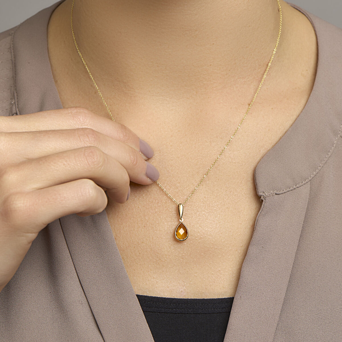 colgante de citrino en oro amarillo de 14K
