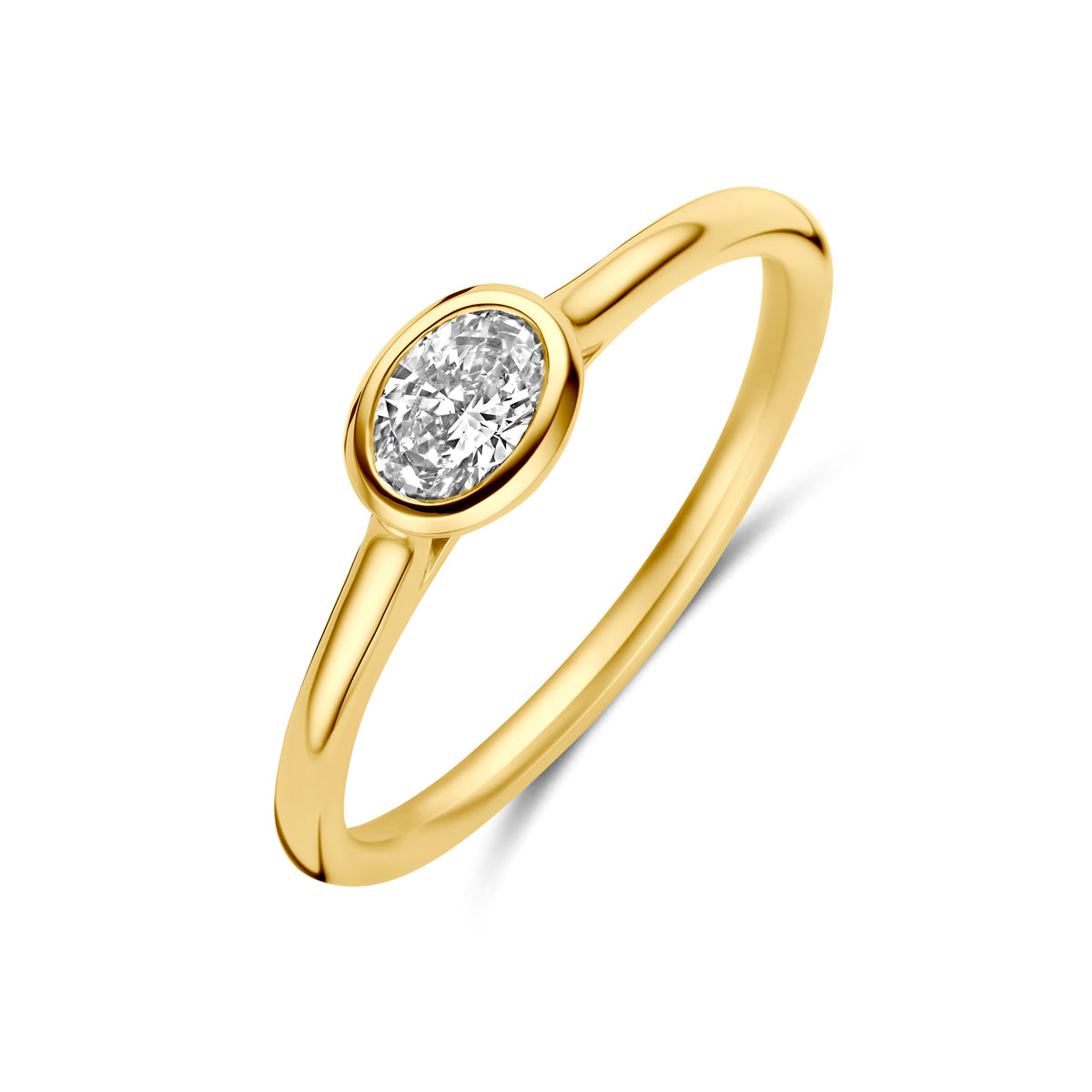 Anillo de oro amarillo de 14 quilates con diamante ovalado de 0.42 ct.