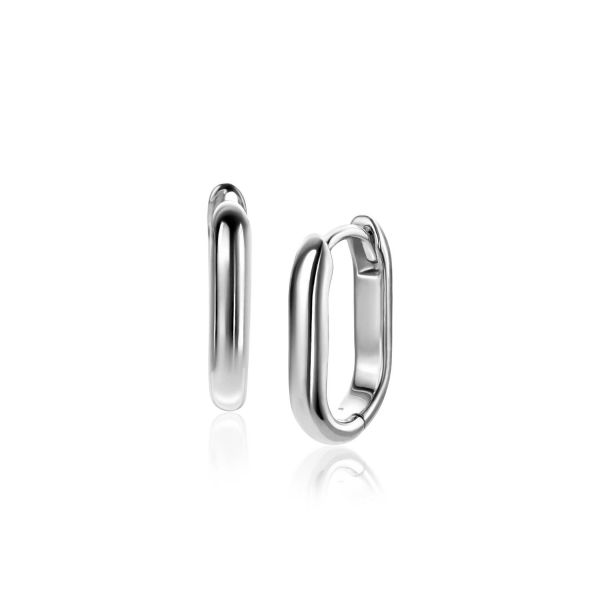 Pendientes de aro plateados con un diseño sencillo y acabado brillante.