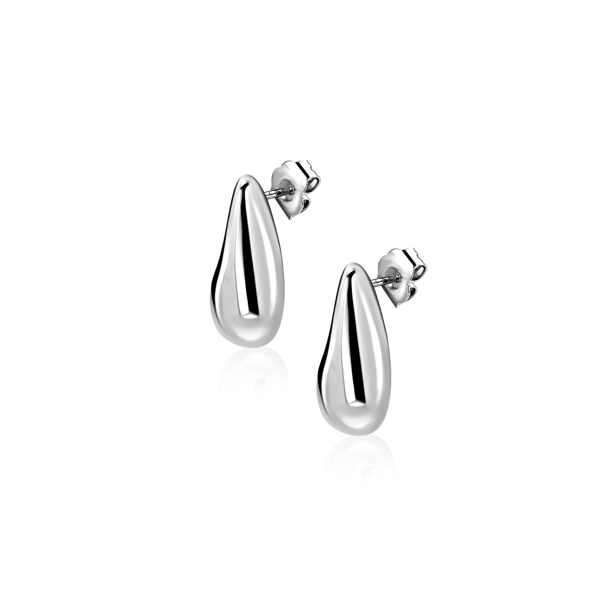 Pendientes de plata con forma de gota y acabado pulido.