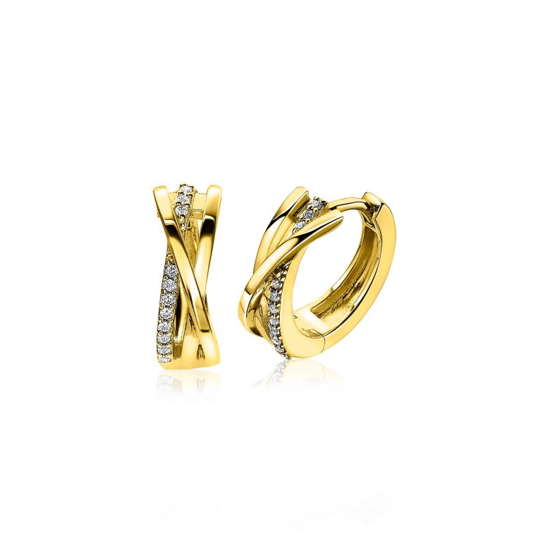 Pendientes de aro dorados con detalles de circonitas brillantes.