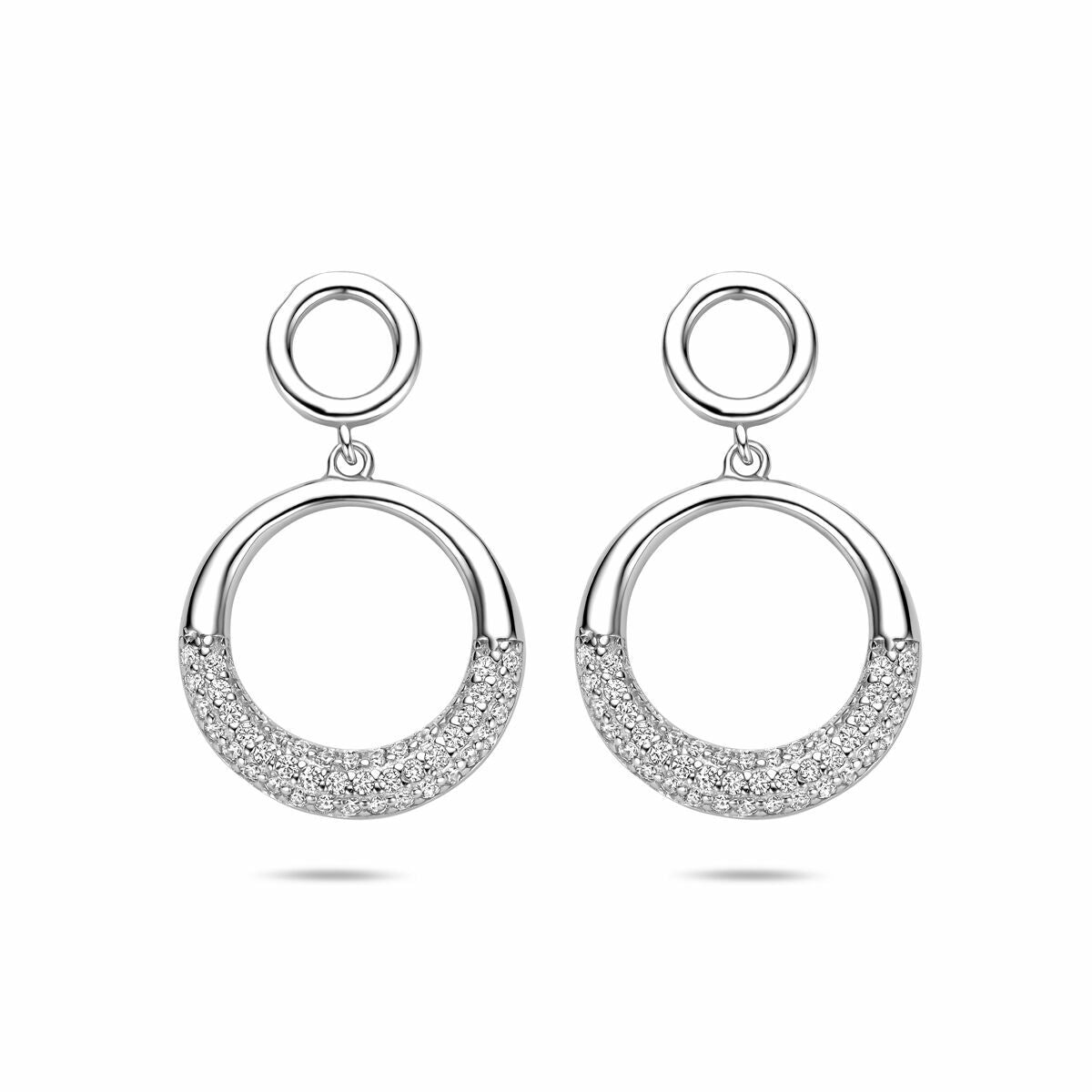 Pendientes largos de plata con circonitas, acabado en rodio, en forma de semicírculo.