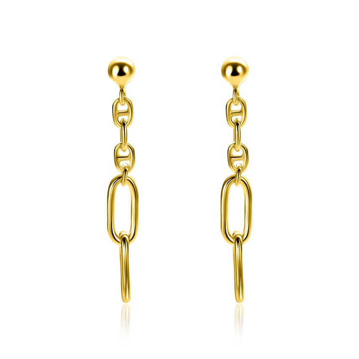 De Zinzi Oorbellen Gold Plated Zio2413 G zijn vergulde oorbellen van Zinzi, met oorstekers en drie in elkaar grijpende ovale en ronde schakels, afgebeeld op een witte achtergrond.