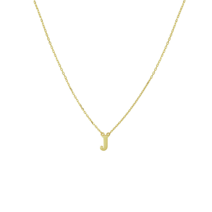 De Gouden dames ketting letter 14K van Van der Kooij Collectie is een verfijnd collier met een gepersonaliseerde letterhanger J, perfect als sieradencadeau voor dames.