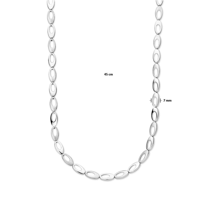 Van der Kooij Collectie collier: gerhodineerd zilver, poli/mat afgewerkt, 7,0 mm breed en 45 cm lang. Fraai gepresenteerd in een lus op witte achtergrond met duidelijke maataanduidingen.