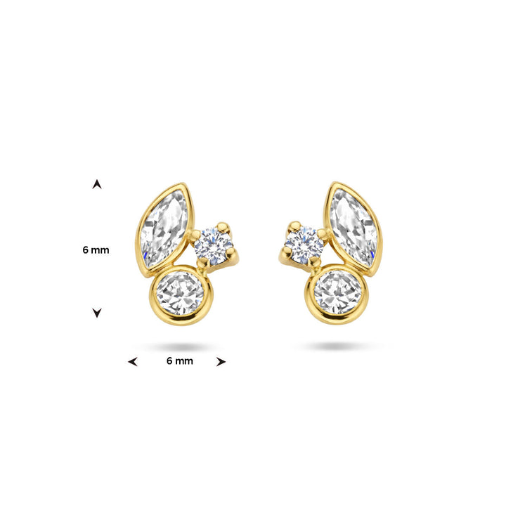 Van der Kooij Collectie oorknoppen zirkonia 14K geelgoud met marquise- en ronde zirkonia en accentsteen, elk 6x6 mm; dames sieraad getoond op een witte achtergrond met maataanduiding.